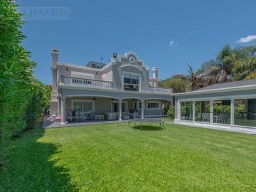 Exclusiva Casa en venta  Barrio Septiembre: Confort y Elegancia - CDR
