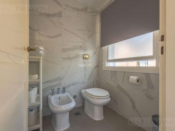 Exclusiva Casa en venta  Barrio Septiembre: Confort y Elegancia - CDR