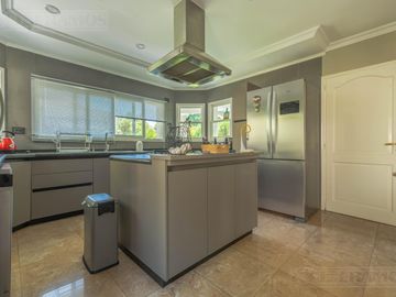 Exclusiva Casa en venta  Barrio Septiembre: Confort y Elegancia - CDR