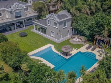 Exclusiva Casa en venta  Barrio Septiembre: Confort y Elegancia - CDR