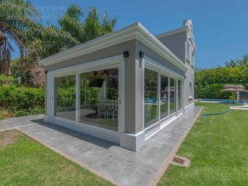 Exclusiva Casa en venta  Barrio Septiembre: Confort y Elegancia - CDR