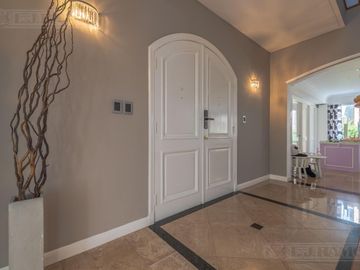 Exclusiva Casa en venta  Barrio Septiembre: Confort y Elegancia - CDR