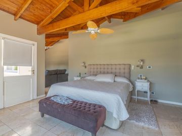 Exclusiva Casa en venta  Barrio Septiembre: Confort y Elegancia - CDR