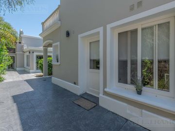 Exclusiva Casa en venta  Barrio Septiembre: Confort y Elegancia - CDR