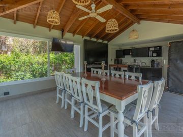 Exclusiva Casa en venta  Barrio Septiembre: Confort y Elegancia - CDR