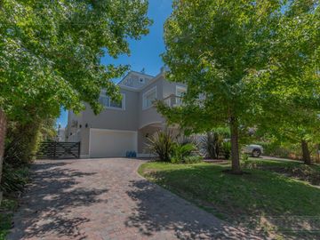 Exclusiva Casa en venta  Barrio Septiembre: Confort y Elegancia - CDR