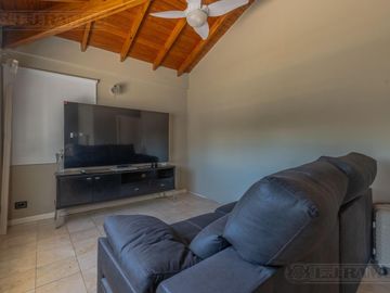 Exclusiva Casa en venta  Barrio Septiembre: Confort y Elegancia - CDR