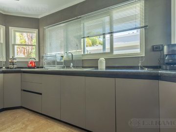 Exclusiva Casa en venta  Barrio Septiembre: Confort y Elegancia - CDR