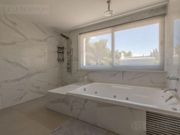Exclusiva Casa en venta  Barrio Septiembre: Confort y Elegancia - CDR