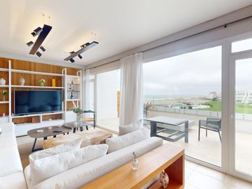 Departamento Penthouse  Frente al mar en venta en  Pinamar - Villa del Mar