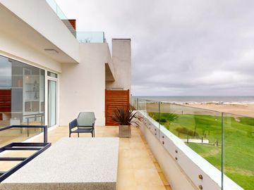 Departamento Penthouse  Frente al mar en venta en  Pinamar - Villa del Mar