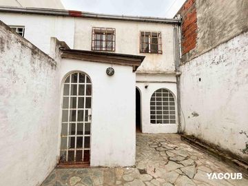 PH en venta - 4 Dormitorios 2 Baños - 162mts2 - La Plata