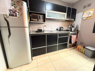 PH con cochera y patio VENTA