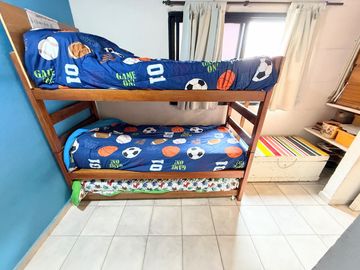 PH con cochera y patio VENTA