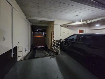 Departamento de piso exclusivo con 4 dormiorios, 4 baños y 3 cocheras