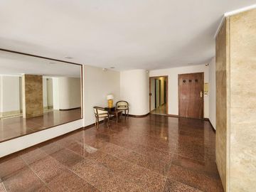 Departamento de piso exclusivo con 4 dormiorios, 4 baños y 3 cocheras