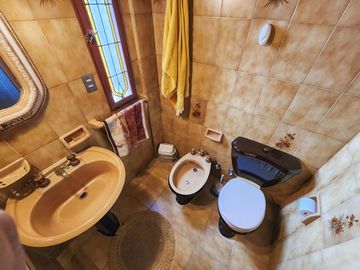Departamento de piso exclusivo con 4 dormiorios, 4 baños y 3 cocheras
