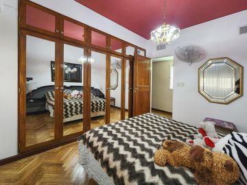 Departamento de piso exclusivo con 4 dormiorios, 4 baños y 3 cocheras