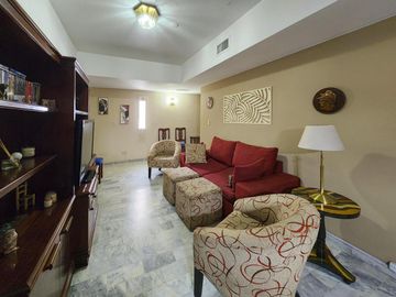 Departamento de piso exclusivo con 4 dormiorios, 4 baños y 3 cocheras