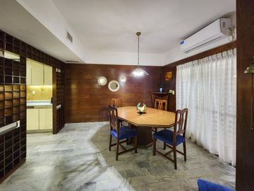 Departamento de piso exclusivo con 4 dormiorios, 4 baños y 3 cocheras