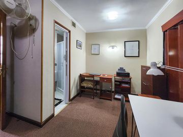 Departamento de piso exclusivo con 4 dormiorios, 4 baños y 3 cocheras