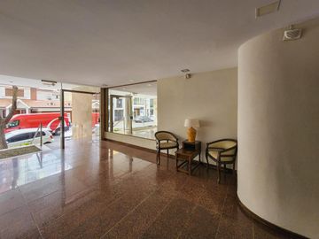 Departamento de piso exclusivo con 4 dormiorios, 4 baños y 3 cocheras