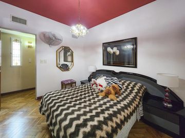 Departamento de piso exclusivo con 4 dormiorios, 4 baños y 3 cocheras