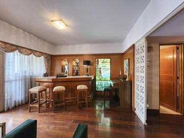 Departamento de piso exclusivo con 4 dormiorios, 4 baños y 3 cocheras