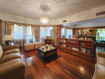 Departamento de piso exclusivo con 4 dormiorios, 4 baños y 3 cocheras