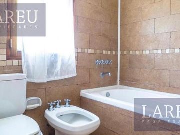 Casa  en Venta con renta  - Barrio Boulevares