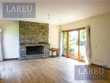 Casa  en Venta con renta  - Barrio Boulevares