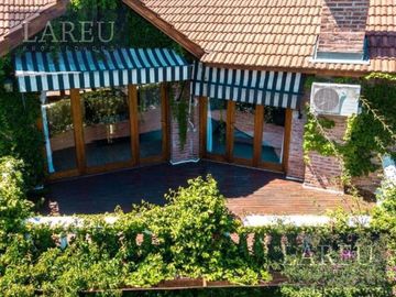 Casa  en Venta con renta  - Barrio Boulevares