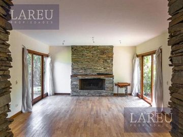 Casa  en Venta con renta  - Barrio Boulevares