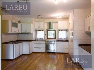 Casa  en Venta con renta  - Barrio Boulevares