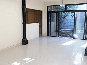 Amplia Casa | Apto Profesional | Oficina | Estudio - Pilar, Centro