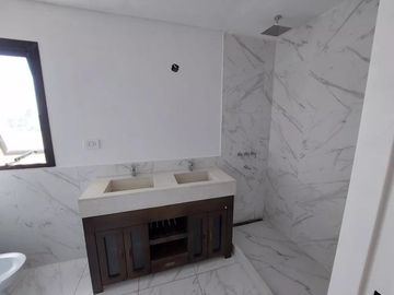 Duplex en Venta - 3 Dormitorios 3 Baños - 220m2 - Pilar Del Este