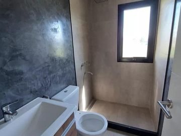 Duplex en Venta - 3 Dormitorios 3 Baños - 220m2 - Pilar Del Este