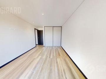 Venta, departamento a estrenar de 2 amb con cochera, zona chauvin.
