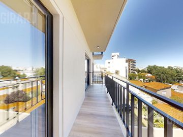 Venta, departamento a estrenar de 2 amb con cochera, zona chauvin.