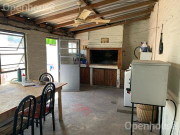 VENTA OPORTUNIDAD CASA CON EXCELENTE UBICACION!!!!