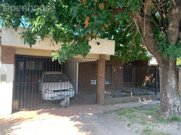 VENTA OPORTUNIDAD CASA CON EXCELENTE UBICACION!!!!