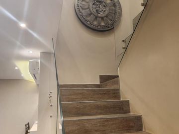 Se vende Casa nueva en Barrio Privado Panambi Amoblada
