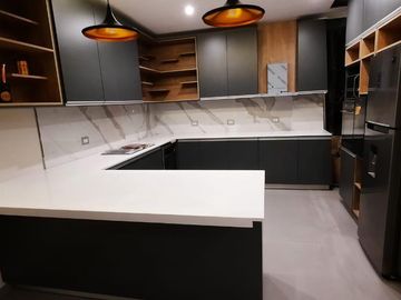 Se vende Casa nueva en Barrio Privado Panambi Amoblada