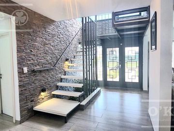 Excelente casa en venta en Barrio Villalobos Pueblos del Plata  Hudson!