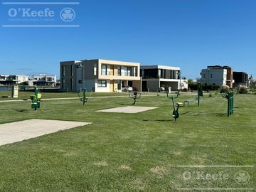 Excelente casa en venta en Barrio Villalobos Pueblos del Plata  Hudson!