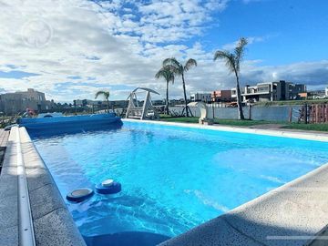 Excelente casa en venta en Barrio Villalobos Pueblos del Plata  Hudson!
