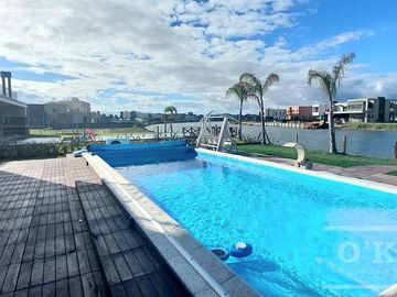 Excelente casa en venta en Barrio Villalobos Pueblos del Plata  Hudson!