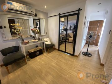 VENTA CASA DE CALIDAD 2 DORMITORIOS CON PILETA EN PUNTA CHACRA