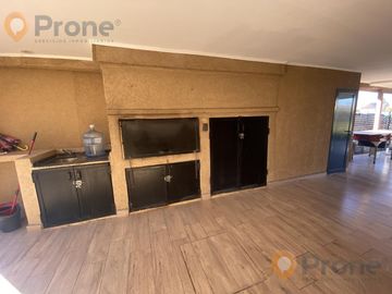 VENTA CASA DE CALIDAD 2 DORMITORIOS CON PILETA EN PUNTA CHACRA