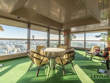 Departamento con  vistas Panorámicas y 3 cocheras en Torre Camps, Palermo